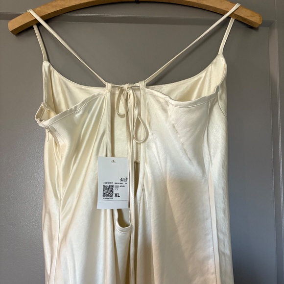 Leopard O-Ring Halter Maxi Dress - Picture 12 of 17